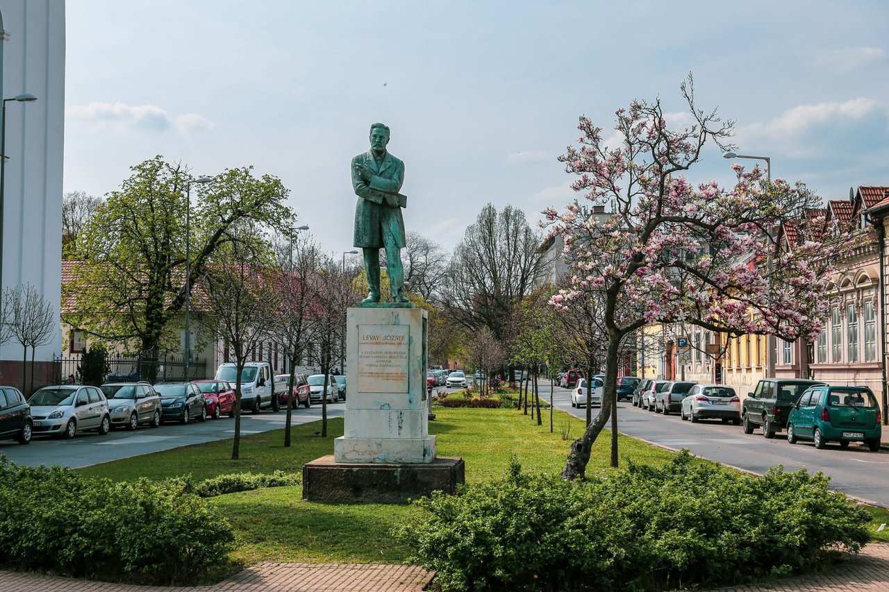 Lévay_szobor-miskolc_szallas_hu
